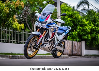 784 Honda africa twin Images, Stock Photos & Vectors | Shutterstock