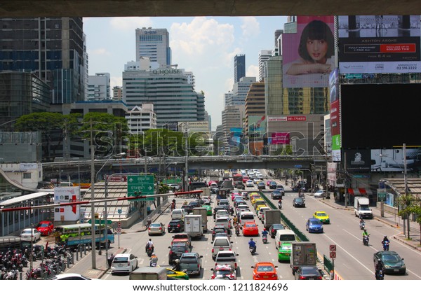 Bangkok, Thailand - September 28,2018 :\
Lively traffic on Asok montri road, Bangkok,\
Thailand