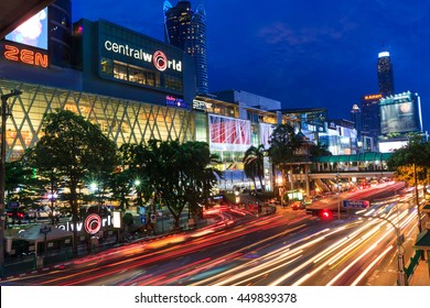 BANGKOK THAILAND-JULY 7 : Central World Shopping Mall in Center of Bangkok , Traffic jams , 2016 in Bangkok Thailand.
