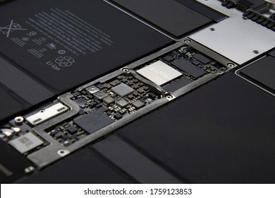 Bangkok Thailand,June 19 2020 Repair Mainboard And Upgrade Recovery Technology, Repair IPad