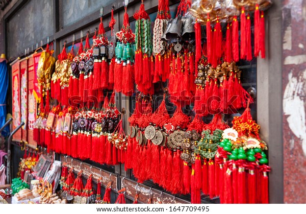 Bangkok's Chinatown is one of the
largest Chinatowns in the world. It was founded in 1782 when the
city was established as the capital of the Rattanakosin
Kingdom.