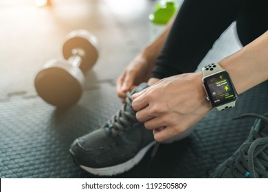 Bangkok,Thailand ,1 Oct 2018 : Close Up Of Apple Watch Indoor Walk App View Young Woman In Fitness Gym