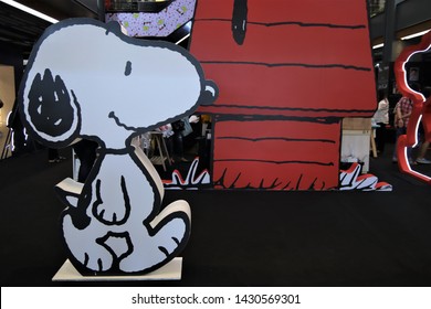 Snoopy Dog Images Stock Photos Vectors Shutterstock