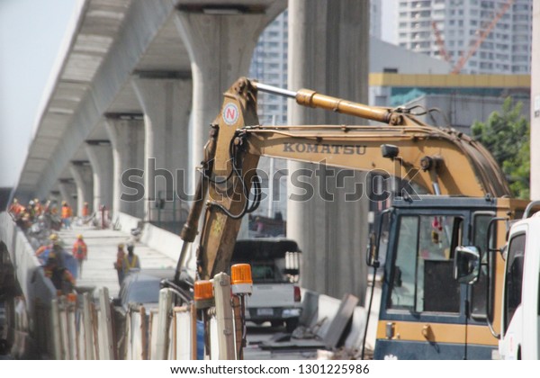 Bangkok,Thailand,January 25,2019\
The use of\
the car of the company KOMATSU to help in the\
construction