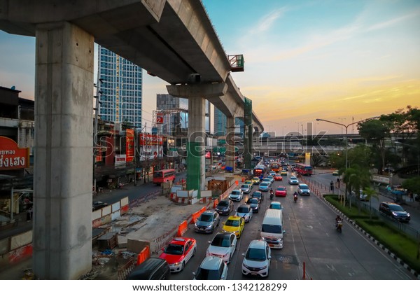 Bangkok,Thailand-January 26 2019:The\
construction of the new Bangkok sky train route causes traffic\
jams.