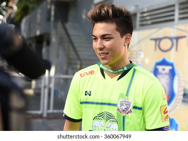 BANGKOK,THAILAND-JUN 28 : Charyl Chappuis Player Suphanburi Fc  In Action During The Competition 2015 Thai Premier League Between TOT SC Vs Suphanburi Fc At Tot Stadium On June 28,2015