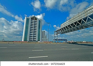 BANGKOK-THAILAND-MARCH 19 : View Of Building, Advertise Billboard & Traffic Jam On The Highway In The City Of Thailand, March 19, 2018 Bangkok, Thailand