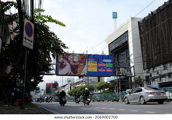 BANGKOK,THAILAND-November 1,2021: LED Billboard
with COVID-19 Update information. On 1 November, 2021, Thailand
reopening , Official welcoming fully vaccinated visitors from
around the
world.