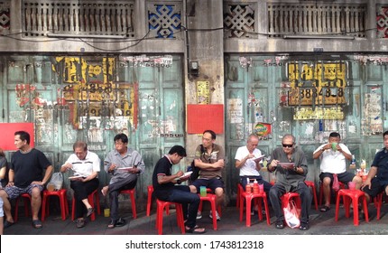 BANGKOK,THAILAND-NOVEMBER 23, 2016:Many Peoples Sit And Eat Street Food In Chinatown,Bangkok Thailand. Editorial Photography.