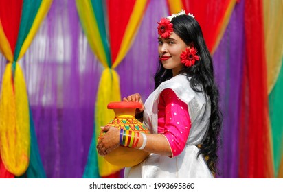 Bangladeshi Beautiful Girl Face And Traditional Girls Wearing Saree At Dhaka Bangladesh Photo Taken Date:2-18-2021