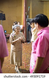 BANGPROK PATHUMTANI THAILAND OCTOBER 2016 :Unidentified Teacher And Student Join Retriement Party On September 30,2016 In Pathumwilai School,Pathum,Bangprok,Muang,Patumtani,Thailand.
