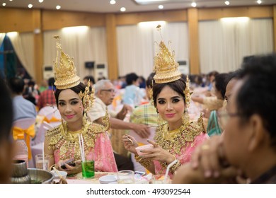 BANGPROK PATHUMTANI THAILAND OCTOBER 2016 :Unidentified Teacher And Student Join Retriement Party On September 30,2016 In Pathumwilai School,Pathum,Bangprok,Muang,Patumtani,Thailand.
