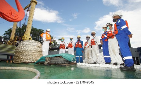 Banjarmasin, September 6, 2022. The Crew Of The Tug Boat Is Conducting A Morning Briefing Before Sailing.