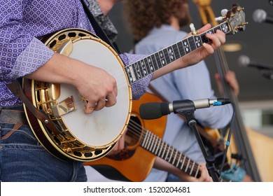 Banjo player in a band