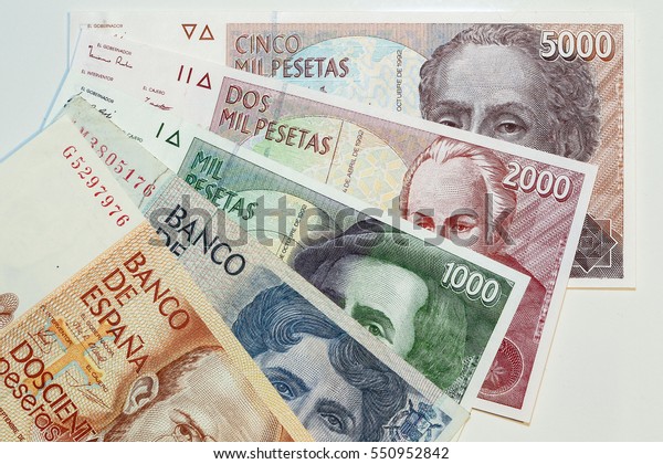 Banknotes\
from Spain. Spanish peseta 200, 500, 1000, 2000 and 5000. Pre-euro\
currency which now are cancelled and\
invalid.