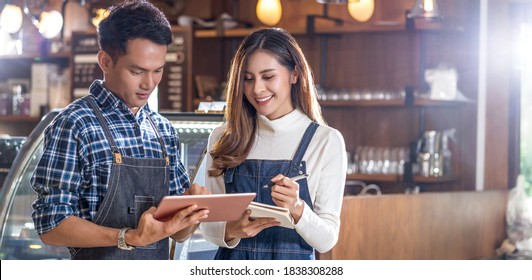 Banner Asian Young Small Business Owner Discussing And Coaching Job Together With Colleague In Domestic Coffee Shop, Entrepreneur And Startup, Using Technology Laptop And Lecture, Business Partner
