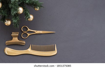 Banner With Hairdressing Tools In Gold Color And A Christmas Tree On A Dark Gray Background. Holiday Template With Hair Salon Accessories With Space For Text