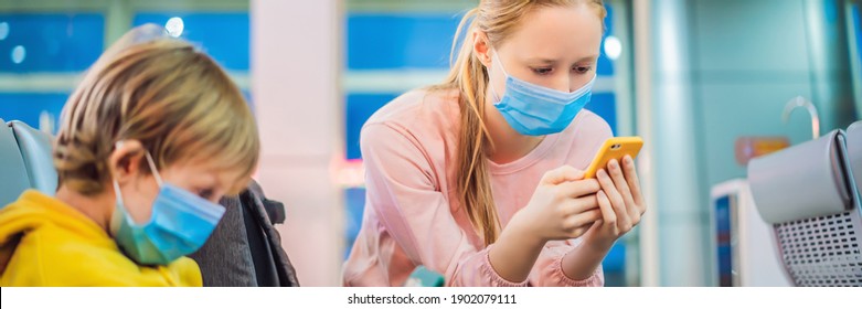 BANNER, LONG FORMAT Family With Kids In Face Mask In Shopping Mall Or Airport. Mother And Child Wear Facemask During Coronavirus And Flu Outbreak. Family At Airport Before Flight. Mother And Son In