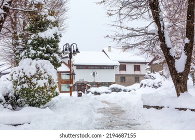 Bansko, Bulgaria - February 2, 2022: Old Town Centre At Nikola Vaptsarov Square And Museum, Winter View