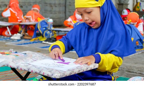 Banyuwangi, Indonesia - 13 Sept 2022. Kindergarten Coloring Contest At City Square.