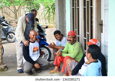 Banyuwangi / Indonesia - December 6, 2018: Discuss With Citrus Grower Who Are Enthusiastic To Applying New Technology In Citrus Cultivation