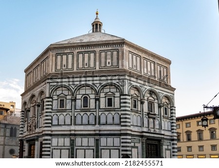 Baptistery of Florence with its characteristic door of gold tiles
