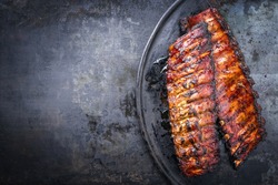 Barbecue Schweinekoteletts Als Draufsicht Auf Altes Rustikales Karton