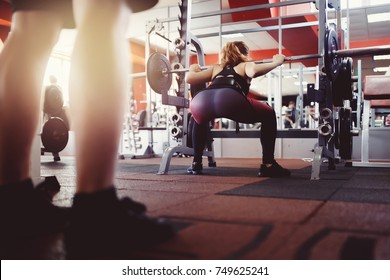 Barbell Girl Lifts Bar Makes Squat Stock Photo 749625241 | Shutterstock