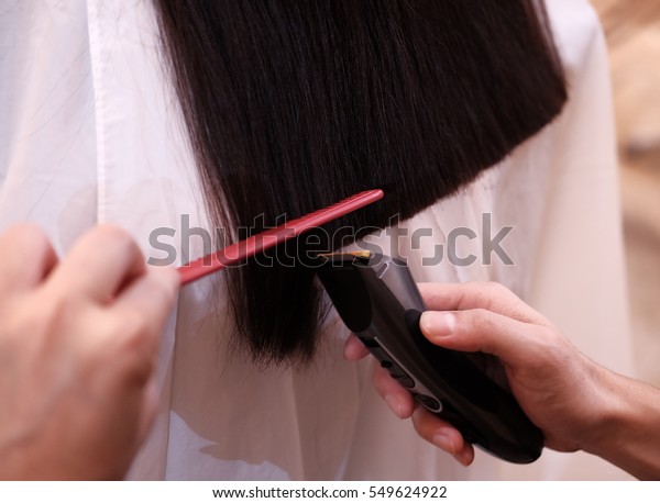 how to use clippers on a woman's hair