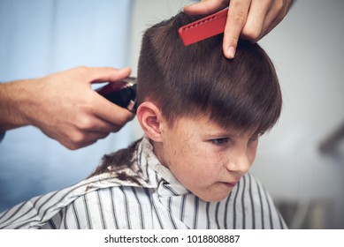 How To Do A Boys Haircut With Clippers Images Stock Photos