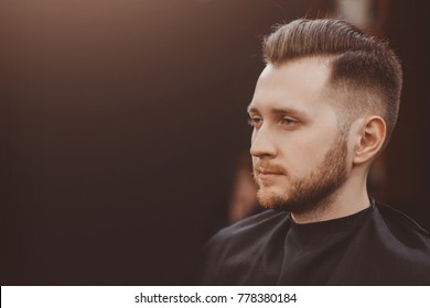 Afbeeldingen Stockfoto S En Vectoren Van Mens Haircut