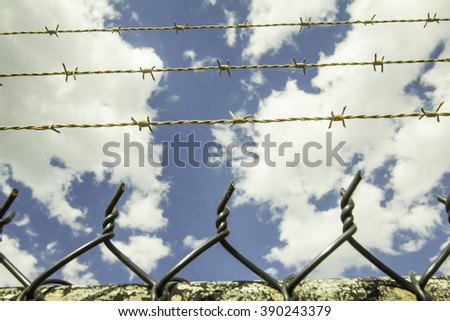 Barbie background sky, fence blocking the robbers.