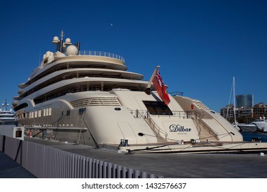 Dilbar Immagini Foto Stock E Grafica Vettoriale Shutterstock