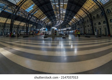 Barcelona, Catalonia, Spain - February 27, 2022: Interior Of Estació De França, Located On Avenida Del Marqués De Argentera. It Is A Monumental Terminal Station Inaugurated In 1929.