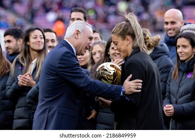 BARCELONA - DEC 4: Stoichkov Gives The Ballon D'Or Trophy To Alexia Putellas Prior To The La Liga Match Between FC Barcelona And Real Betis At The Camp Nou Stadium On December 4, 2021 In Barcelona.