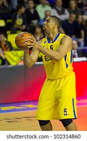 BARCELONA - FEBRUARY 29: Richard Hendrix In Action During The Euroleague Basketball Match Between FC Barcelona And Maccabi Tel Aviv, Final Score 70-67, On February 29, 2012, In Barcelona, Spain.