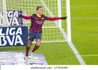 BARCELONA - JANUARY 29: Alexis Sanchez celebrates his goal at Copa del Rey - Spanish Cup - match between FC Barcelona and Levante, 5-1, under an intense rain, on January 29, 2014, in Barcelona, Spain.