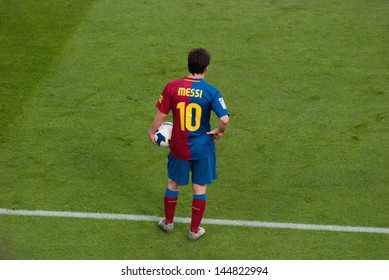 BARCELONA - MAY 9: Lionel Messi With The Ball On May 9, 2009 In Barcelona, Spain. F.C Barcelona Against Villarreal, Match Of The Spanish League La Liga (LFP).