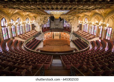 BARCELONA - SEP 22: The beautiful opera hall in Palau de la Musica Catalana on September 22, 2015 in Barcelona.