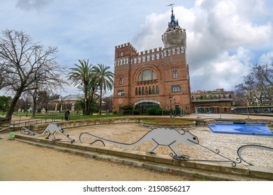 Barcelona, Spain - 03.04.2022: Castle Of Tres Dragons In Parc De La Ciutadella In Barcelona