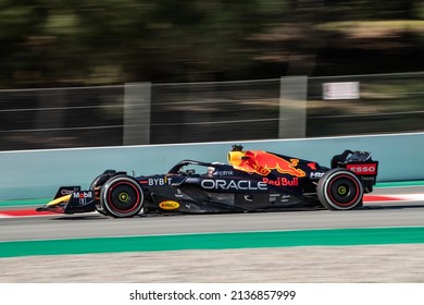 Barcelona, Spain. 23-25 February 2022. F1 test pre-season 2022. Max Verstappen, world champion, Red Bull RB18.