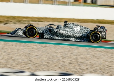 Barcelona, Spain. 23-25 February 2022. F1 Test Pre-season 2022. Robert Kubica, Alfa Romeo.