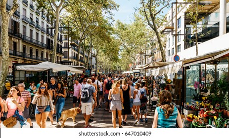 BARCELONA, SPAIN - AUGUST 05, 2016: Everyday Life In Busy Downtown Barcelona City Of Spain.