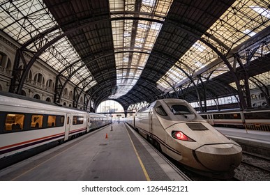 Barcelona, Spain. December 2018: Train Station Estacio De Francia In Barcelona, Spain. Black And White Image. Estaci De Franca Is The Second Busiest Railway Station Of The City