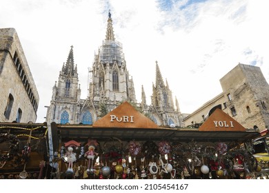 Barcelona, Spain, December 2021-People Shopping At The Christmas Market In Barcelona