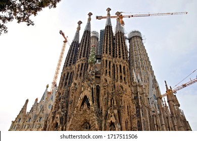 Sagrada Familia Bilder Stockfotos Und Vektorgrafiken Shutterstock