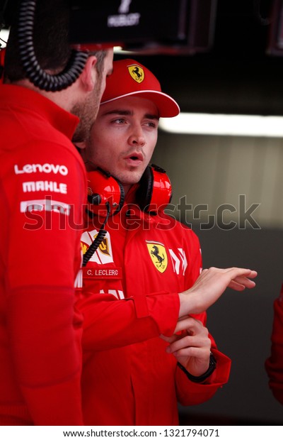 Barcelona, Spain. February 18/21, 2019.
F1 test for season 2019. Portrait of Charles Leclerc, Monaco, new
driver of Scuderia Ferrari, talking with
technicians.