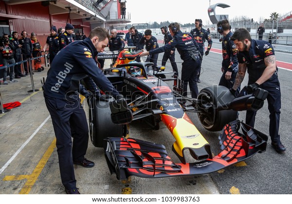 Barcelona, Spain. February 26/March\
1, 2018. F1 test for season 2018. Daniel Ricciardo, Red\
Bull.