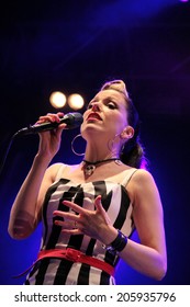 BARCELONA, SPAIN - JULY 12, 2014: Irish Rockabilly Singer Imelda May During His Show In Cruilla Barcelona Festival.