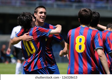 BARCELONA, SPAIN - MAY 23: Oriol Romeu Plays With F.C Barcelona Youth Team Against Valencia C.F. On May 23, 2010 In Barcelona, Spain.